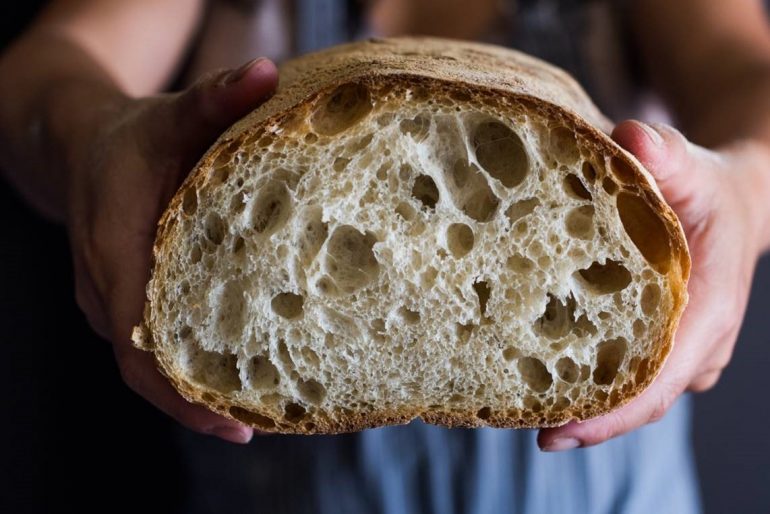 LA Bakers Donate Hundreds of Bread Loaves to Charities