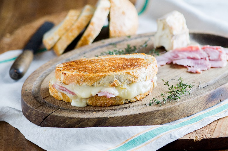 Ham and Taleggio Cheese with Roasted Garlic