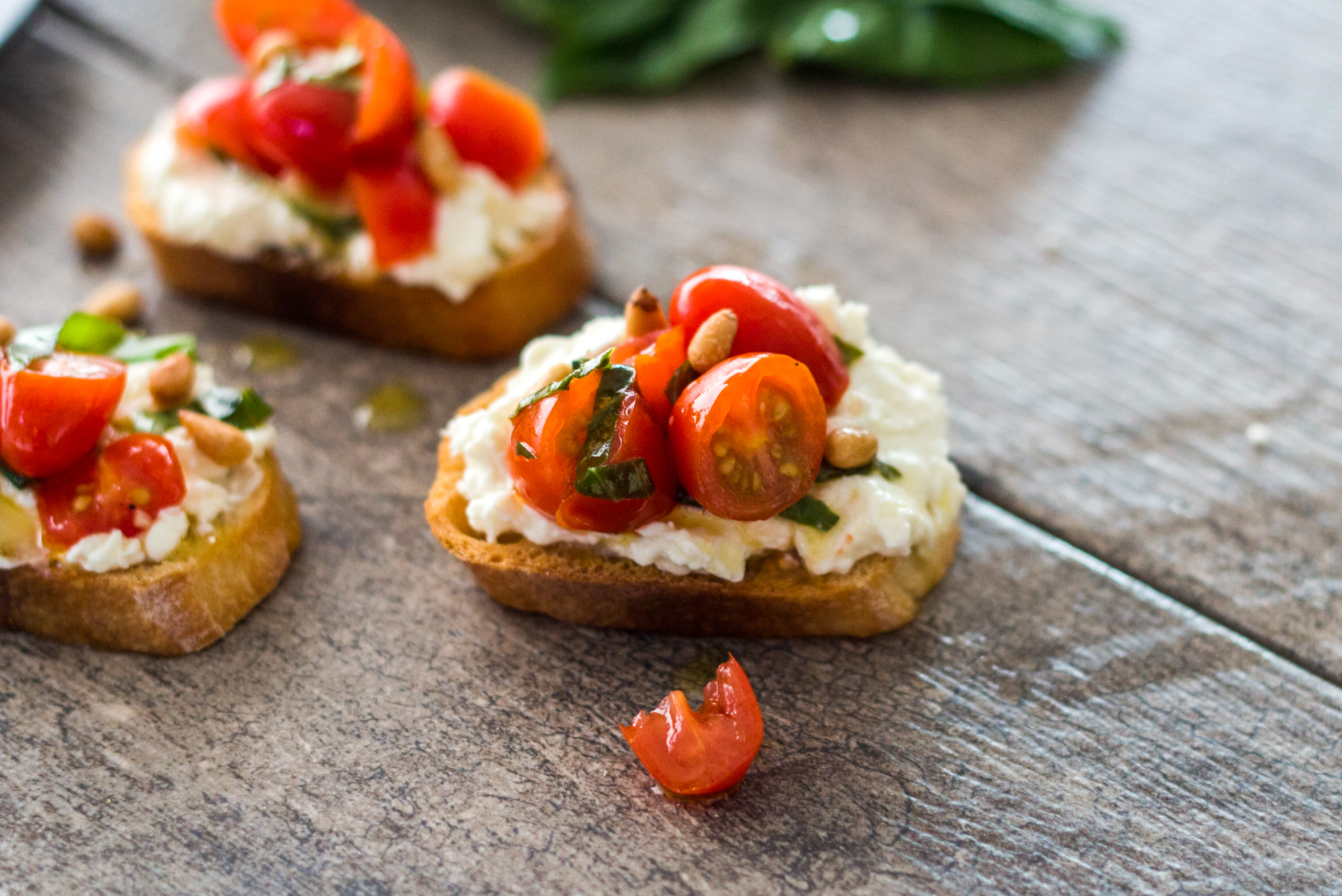 LIVEKINDLY and Jonathan Davis perfect tomato toast