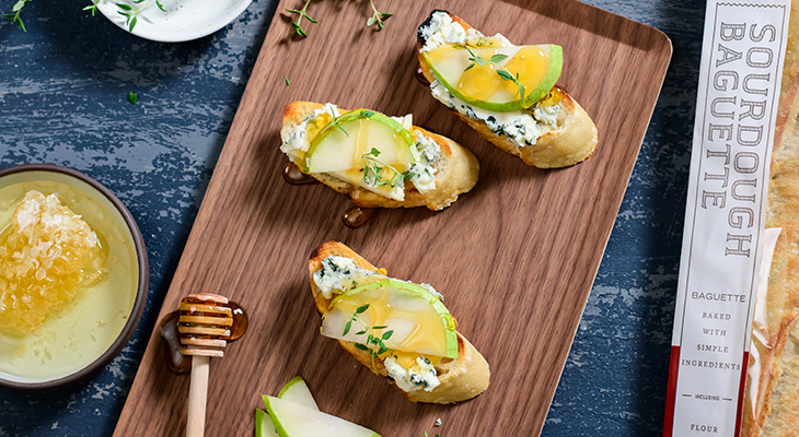 BlueCheese-Pear-Honey-Crostini-FrenchBaguette