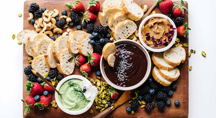 Dessertboard-Spring-Entertaining-Brunch-dinner