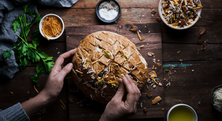 Cheesy Bacon & Jalapeno Pull-Apart Bread