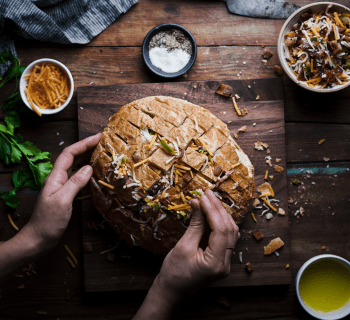 Cheesy Bacon & Jalapeno Pull-Apart Bread