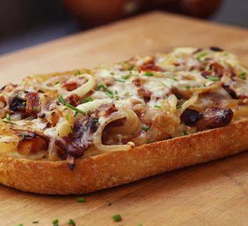 Bacon-Onion Swiss Pizza