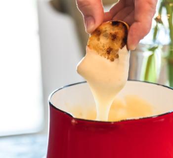 Easy Cheese Fondue with Grilled Bread